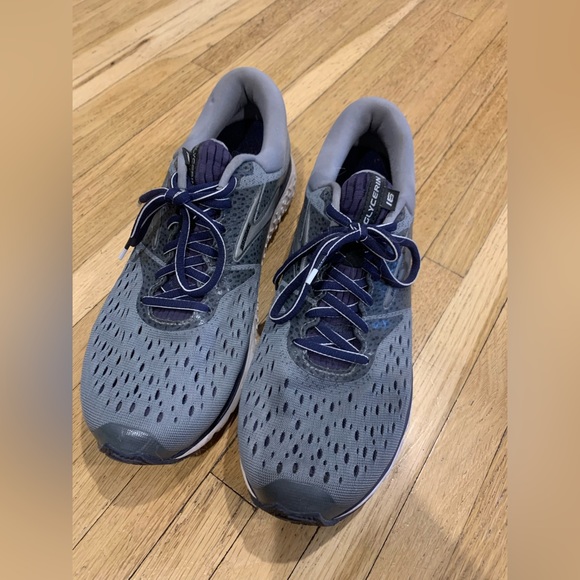 Brooks running shoes - Picture 2 of 4